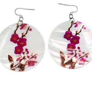 NWT NATURAL SHELL CHERRY 🍒 BLOSSOM EARRINGS
